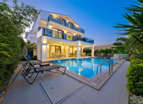 Fethiye Ölüdeniz Lüks Deniz Manzaralı Villa